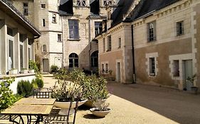 Le logis Bodard Appartement centre ville dans un hôtel particulier XIVeme avec parking et locale vélo